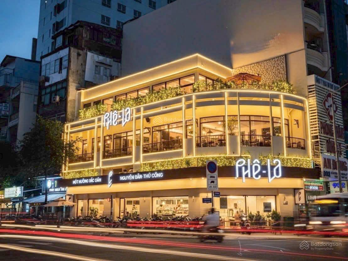 Bán nhà góc 2MT siêu vip Trường Chinh - Tân Bình -(8.6x28NH) - 2 tầng - HDT 130tr/th - Bán 54 tỷ