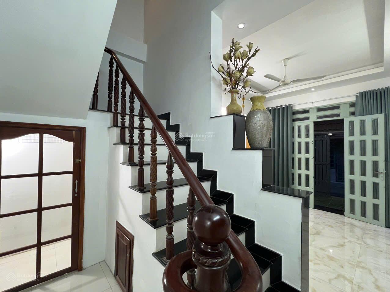 4mx17m nhà 2 lầu sân thượng | chợ Lạc Quang - Trường Chinh | Nhà đẹp