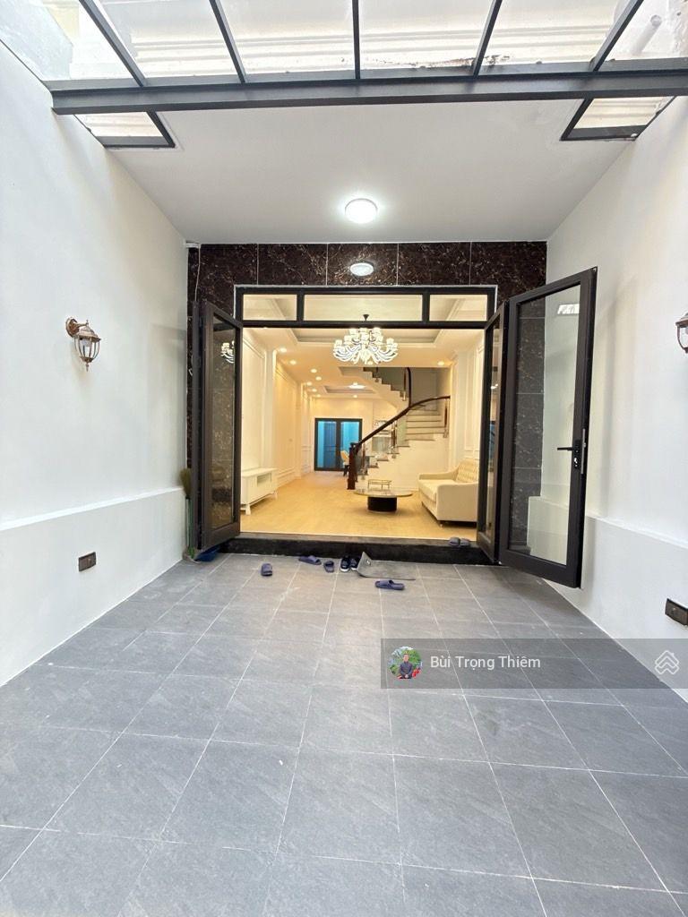 CHÍNH CHỦ BÁN NHÀ DÂN XÂY 4 TẦNG 68M Ô TÔ ĐỖ CỬA CẠNH TRƯỜNG CẤP 3 THẠCH BÀN, LONG BIÊN