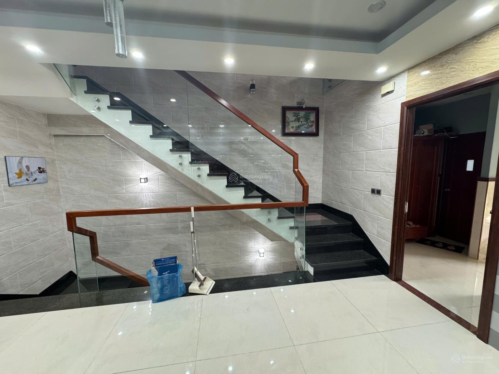 Bán nhà phố trong khu vip - Senturia Vườn Lài, diện tích 5x22m, 106m2, tặng lại toàn bộ Nội thất