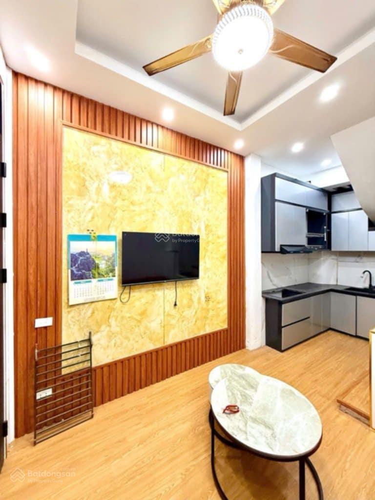 Nhỉnh 6 tỷ. Ngọc Hà, 20m2, 5 tầng, 3 phòng ngủ khép kín, cách ô tô 50m