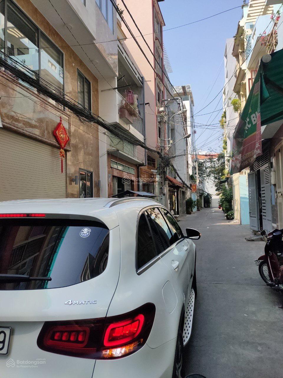 bán nhà hxh Thành Thái Q10, DT: 10x12m, cấp 4 tiện xây biệt thự mini giá: 20 tỷ.