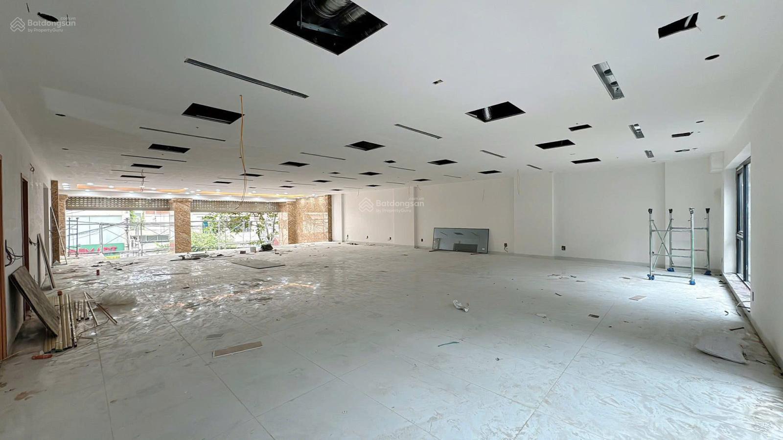 Chính chủ cần bán tòa văn phòng mặt phố Phú Gia-Tây Hồ-Hà Nội 340m2x9.5T, MT15m, đầy đủ GPXD, 243tỷ Chính chủ cần bán tòa văn phòng mặt phố Phú Gia-Tây Hồ-Hà Nội 340m2x9.5T, MT15m, đầy đủ GPXD, 243tỷ