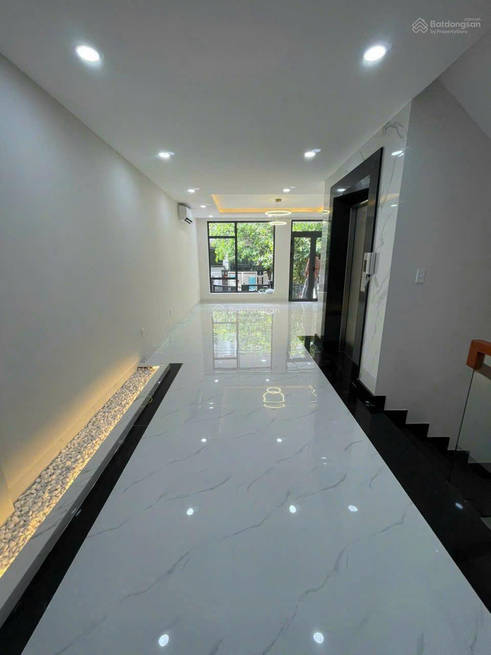 Chuyên cho thuê văn phòng Him Lam Kênh Tẻ, giá siêu hời chỉ từ 25 - 26tr/th LH 0909 934 ***