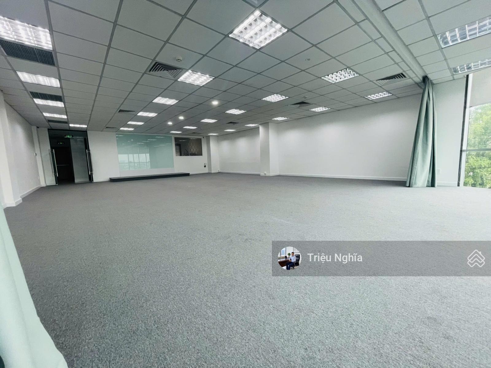 Tòa nhà đường Nguyễn Cư Trinh diện tích: 8x20m hầm 5 tầng cho thuê