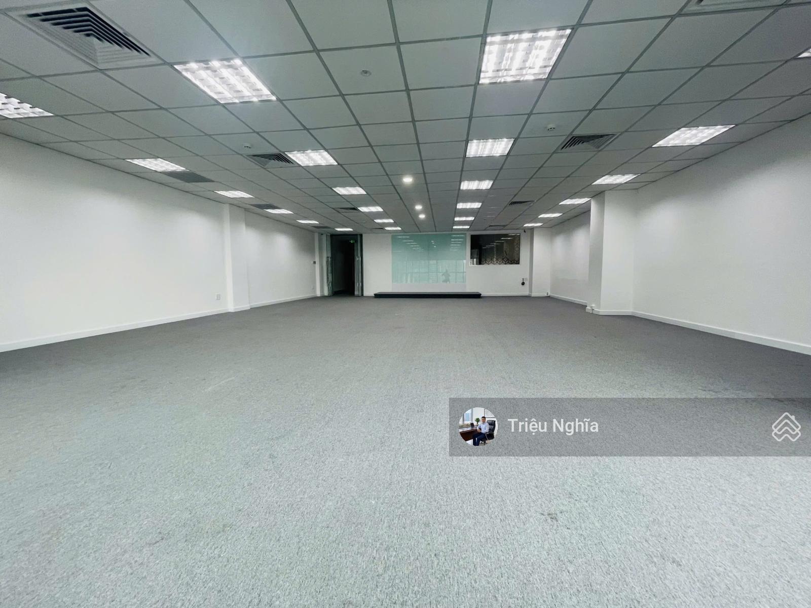 Tòa nhà đường Nguyễn Cư Trinh diện tích: 8x20m hầm 5 tầng cho thuê