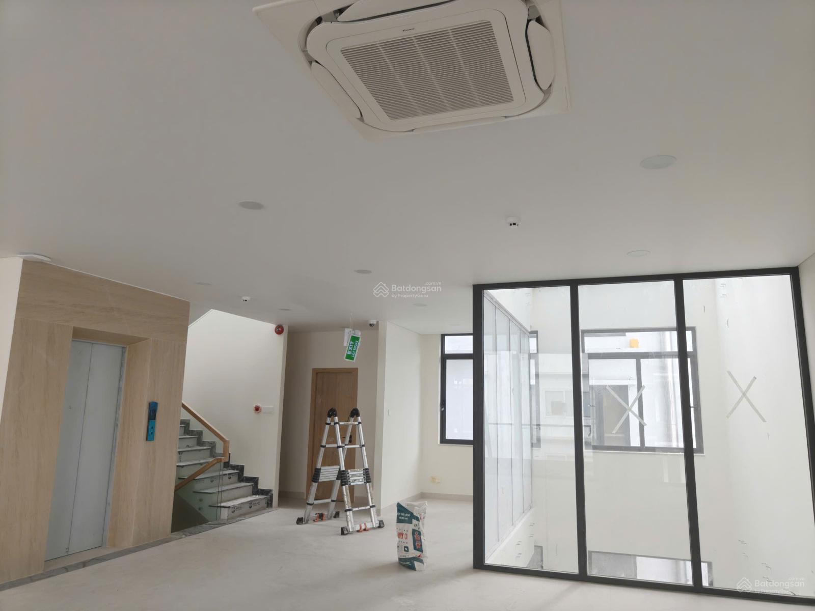 Cho thuê nhà phố làm VP cty, giá 85tr/tháng DT: 10x18m khu compound an ninh nhà mới đẹp lh 0775***