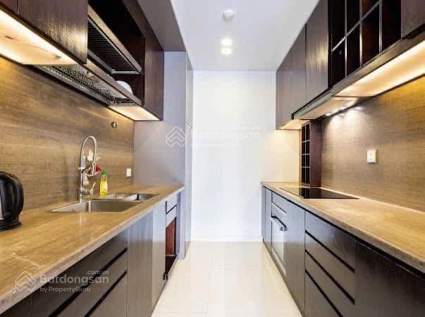 Millennium Q4 20tr nhà đẹp view sông Bến Vân Đồn đang trống 0339 587 *** em Hải