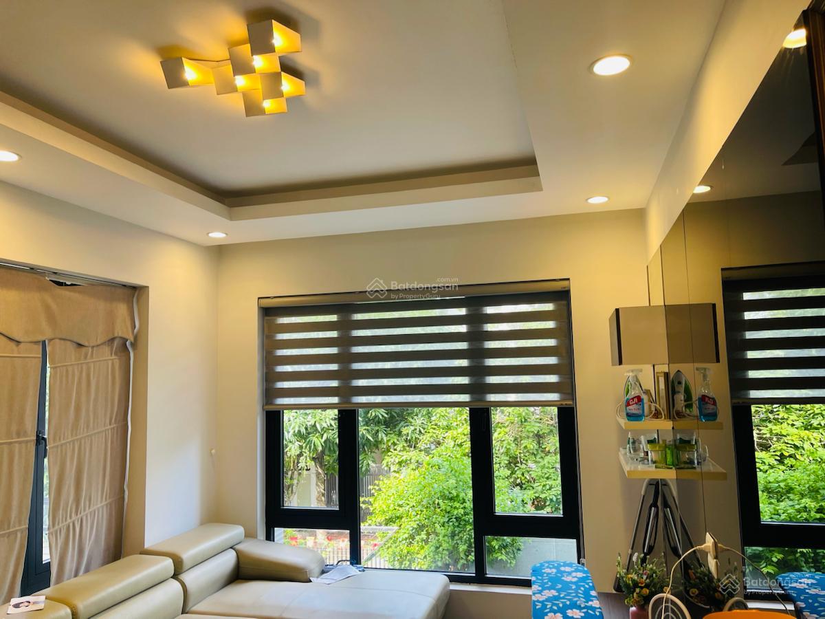 Cực ngon! Cho thuê nhà phố Linh Lang, Kim Mã Thượng. Lô góc. Đường 6,5m. KD đỉnh. 180m2 * 4 tầng