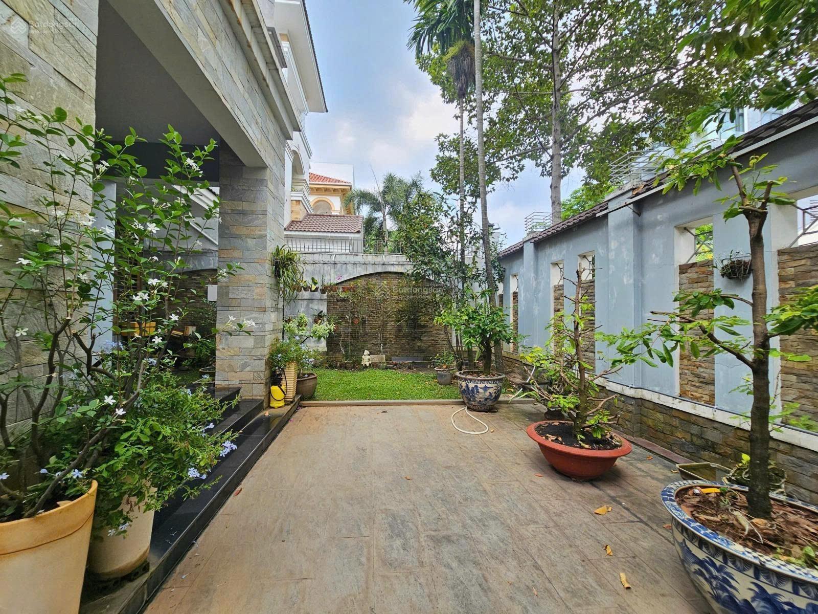 Cho thuê biệt thự Hồ Biểu Chánh - ngay BRG Mart Nguyễn Văn Trỗi Cho thuê biệt thự Hồ Biểu Chánh - ngay BRG Mart Nguyễn Văn Trỗi