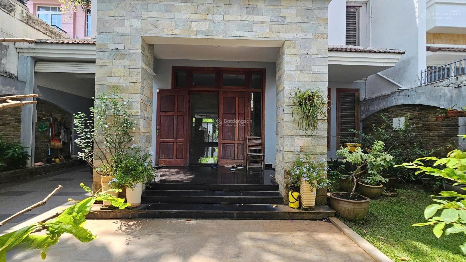 Cho thuê biệt thự Hồ Biểu Chánh - ngay BRG Mart Nguyễn Văn Trỗi Cho thuê biệt thự Hồ Biểu Chánh - ngay BRG Mart Nguyễn Văn Trỗi