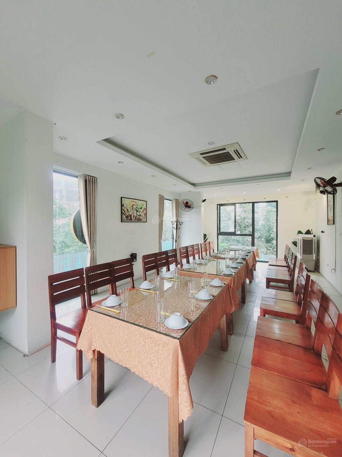 Bán biệt thự Văn Phú 280m2 4T mặt tiền 45m hơn 85 tỷ ôtô tránh vỉa hè kinh doanh. LHCC 0976 052 ***