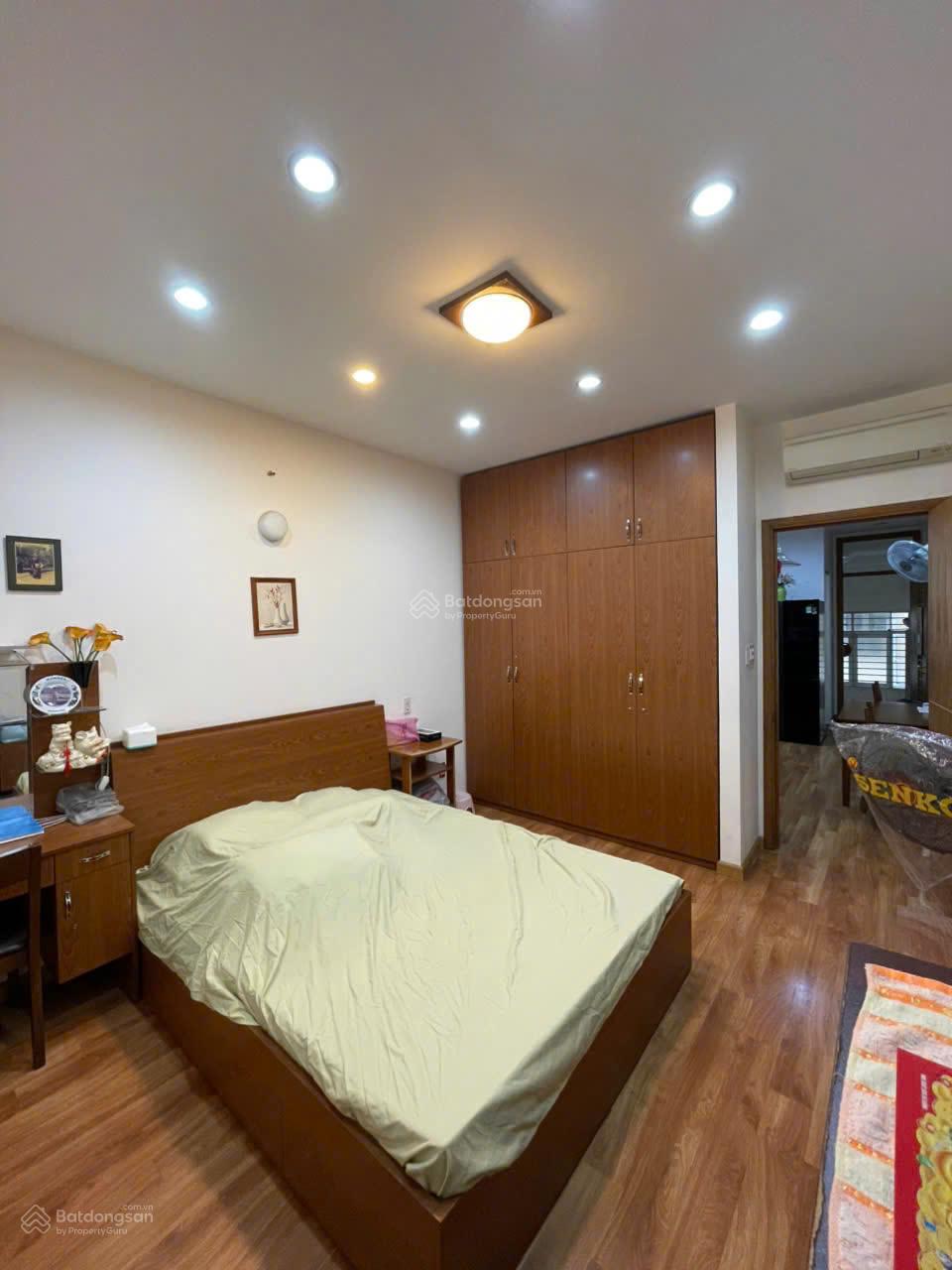 Bán Nhà Khu Vip Cư Xá Nguyễn Trung Trực 436B Đường 3/2 (P12, Quận 10) - 3.7 x 18m, Lửng 3 Lầu ST