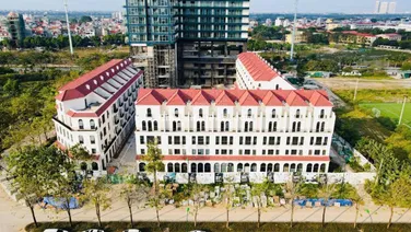 Bán liền kề đường 21m 2 mặt tiền, 5 tầng 1 hầm, view bể bơi đẹp, trục thông có thể kinh doanh