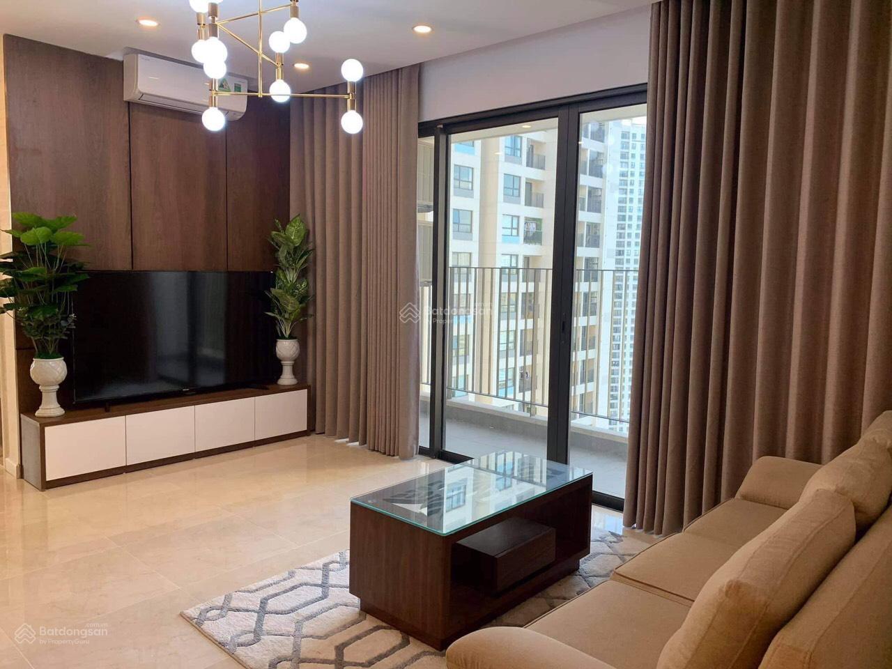 Gia đình bán căn 3 ngủ 101m2 tại Hei Tower Điện Lực, full đồ, ban công Đông Bắc, sổ đỏ
