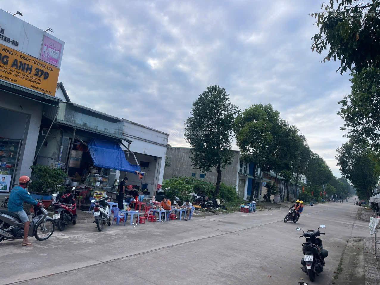 Cần bán lô đất Mỹ Phước 3, khu I, DT 150m2, sổ sẵn, full thổ cư, mặt tiền đường bê tông kinh doanh