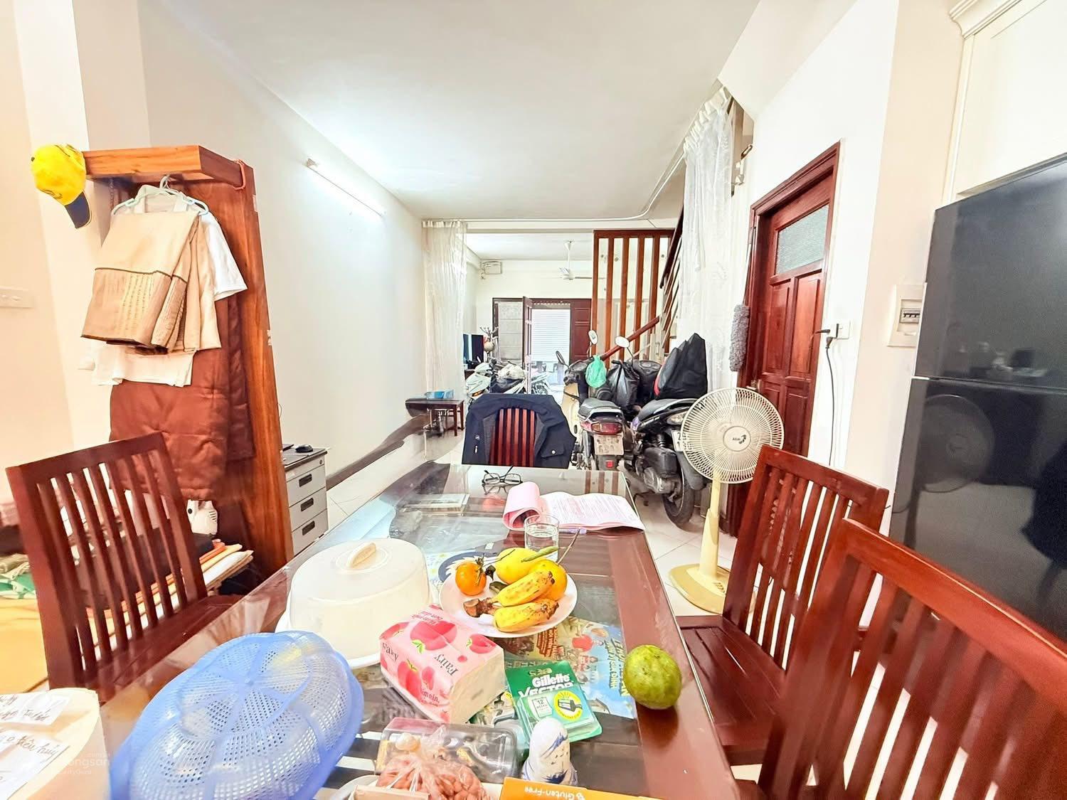 Ngõ 603 Lạc Long Quân - Quận Ủy Tây Hồ 63m*5T, MT 4.7m, lô góc 3 thoáng, 7 chỗ vào nhà, về ở ngay