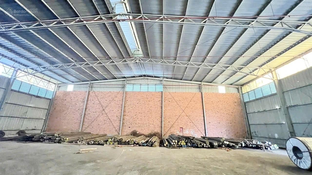 Xưởng 900m2, Đường cont ban ngày, sân bãi rộng. Tiện đi Phạm Văn Đồng, QL 1A, kế bên KCX Linh Trung