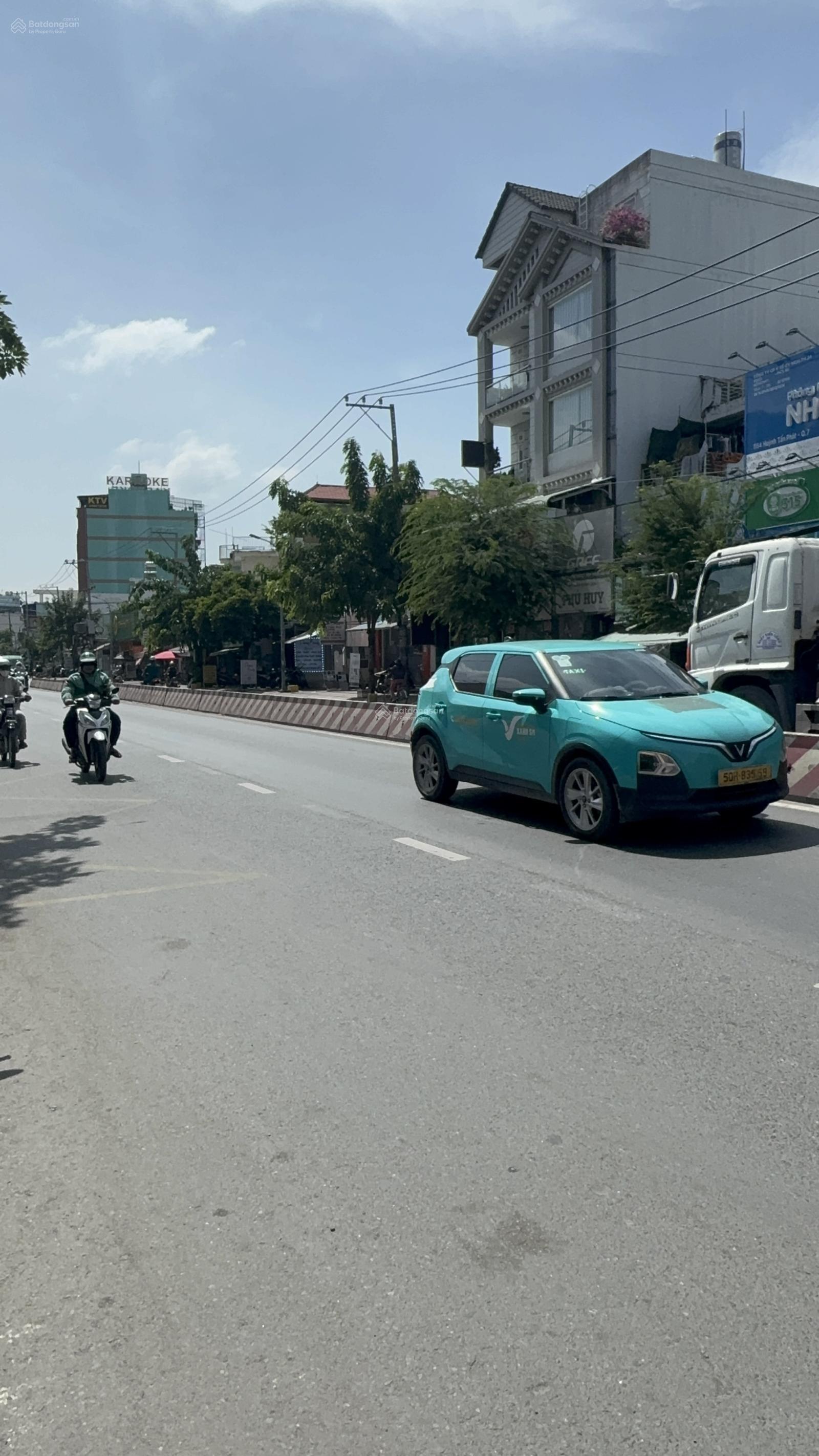 Chính chủ bán gấp mặt tiền Nguyễn Thị Thập 121m2 3 tầng, vừa ở vừa kinh doanh - Chỉ 22 tỷ Chính chủ bán gấp mặt tiền Nguyễn Thị Thập 121m2 3 tầng, vừa ở vừa kinh doanh - Chỉ 22 tỷ