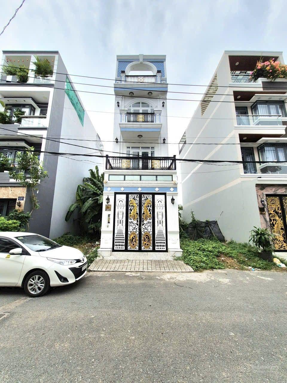 Bán gấp nhà mới đẹp đường 10m KDC Sài Gòn Mới, Tặng full nội thất. Giá chỉ 7.68 tỷ thương lượng