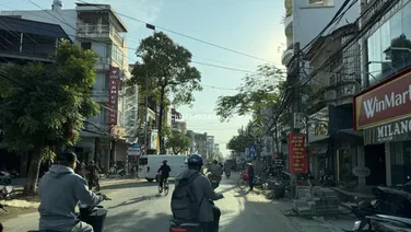 Bán nhà mặt đường Lê Lợi. Vị trí VIP, kinh doanh buôn bán sầm uất. Đang có dòng tiền