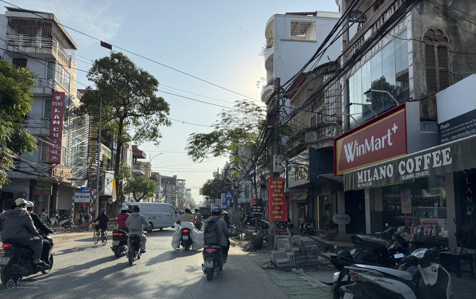 Bán nhà mặt đường Lê Lợi. Vị trí VIP, kinh doanh buôn bán sầm uất. Đang có dòng tiền