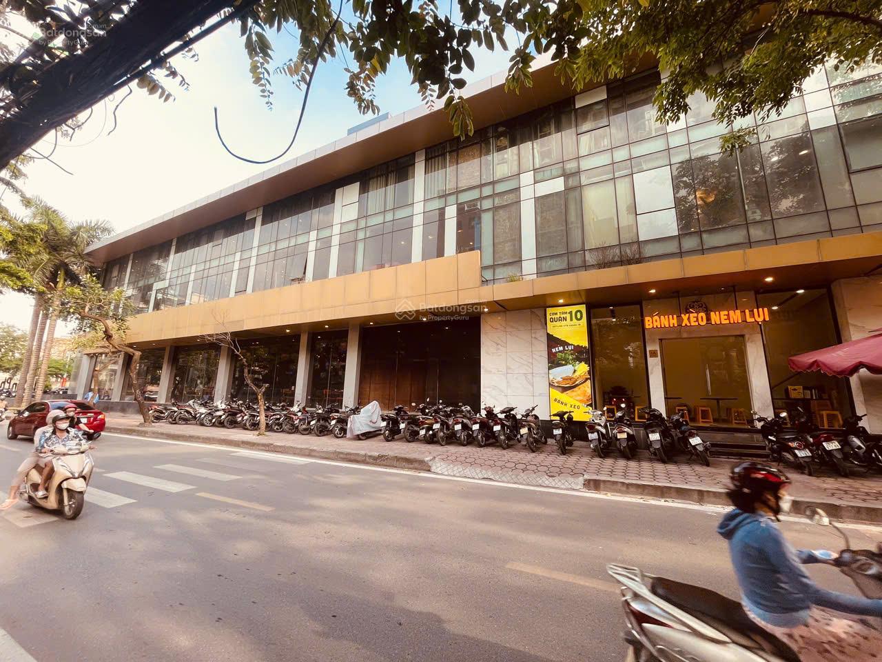 Đội Cấn mọi mô hình ! 80m mặt tiền 8m giá hời 45tr/tháng. Call em ngay kẻo lỡ mặt bằng đẹp !