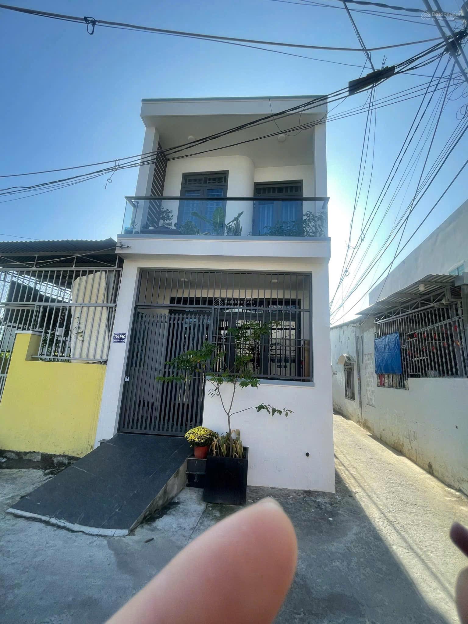 Bán nhà 1 trệt 1 lầu Vĩnh Hoà full nội thất mới có 2 phòng ngủ, 2WC đường ô tô giá 3 tỷ 5 cực tốt