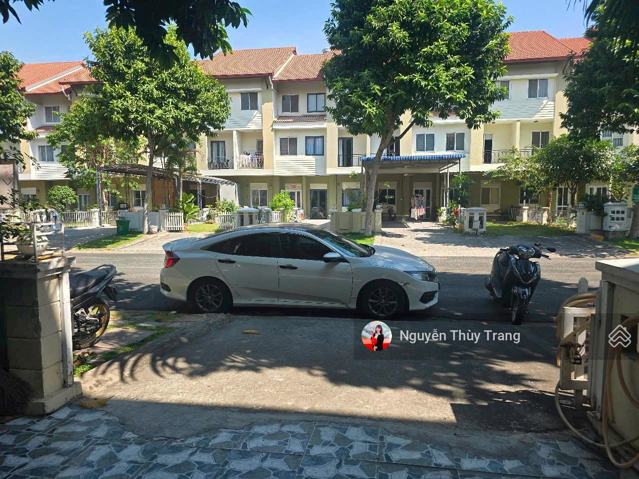 Duy nhất 1 căn biệt thự cạnh khu ChinaTown đang sẵn HD thuê. 5x20m, 4PN. 1 trệt 2 lầu sân thượng