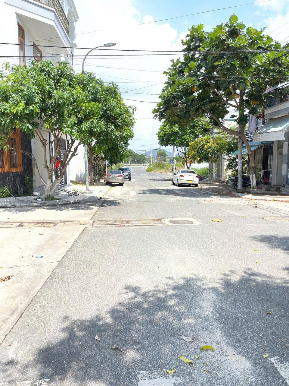 HÀNG HIẾM BÁN LÔ ĐẤT ĐẸP 3 MẶT TIỀN HÒN RỚ 2 ( NHÁNH SÔNG), PHƯỚC ĐỒNG,NHA TRANG VỊ TRÍ TIỀM NĂNG