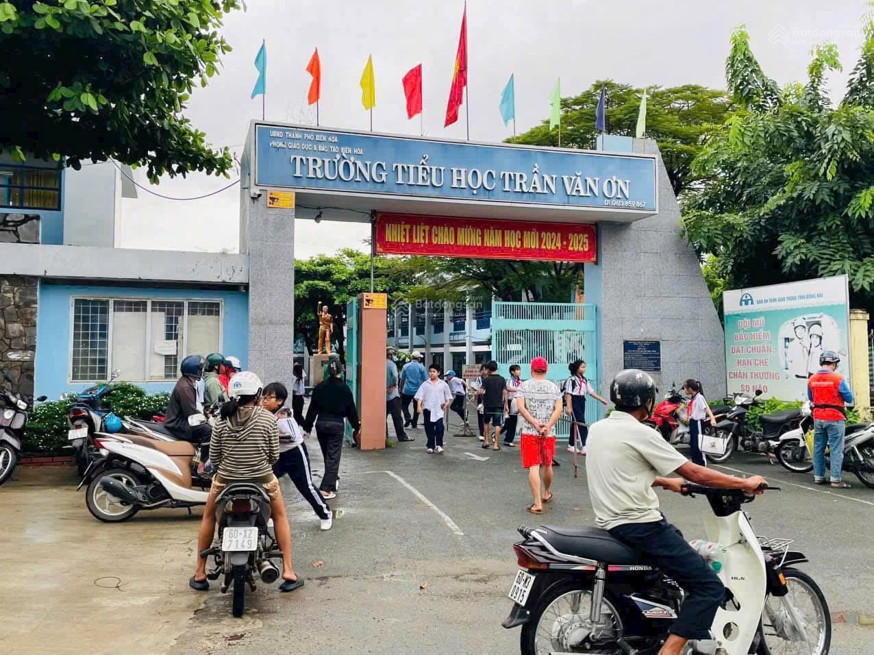 Bán đất sổ riêng full thổ cư phường Biên Hoà (Bửu Hoà củ). DT: 4,8x14,5=68m2. Giá: 1tỷ990