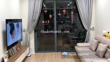 (Chính chủ) bán căn 2 ngủ 2WC 66m2, nhà đẹp, full nội thất, có slot ô tô. Giá 7,7 tỷ Gold Season