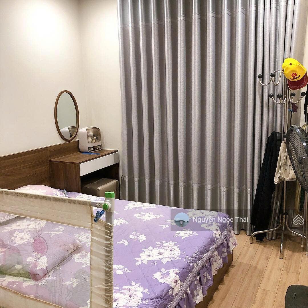 (Chính chủ) bán căn 2 ngủ 2WC 66m2, nhà đẹp, full nội thất, có slot ô tô. Giá 7,7 tỷ Gold Season (Chính chủ) bán căn 2 ngủ 2WC 66m2, nhà đẹp, full nội thất, có slot ô tô. Giá 7,7 tỷ Gold Season