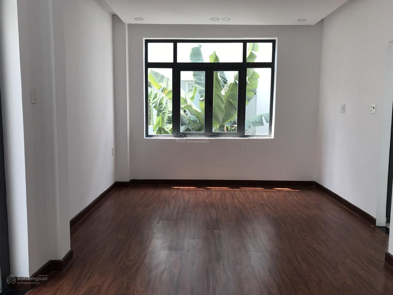 Em bán biệt thự Mỹ Hưng Quận 7 Hồ Chí Minh cách hồ bán nguyệt và Cresent 500m