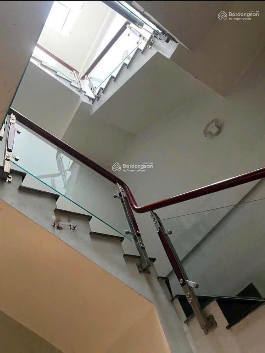 Nhà 4 tầng Lạc Long Quân (3.6x16)m xe hơi đỗ cửa