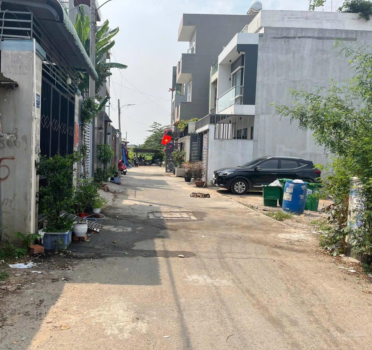 Chính chủ cần bán lô đất hình tờ giấy A4 vuông vức hẻm 2 xe hơi tránh nhau được, khu vực sạch mát