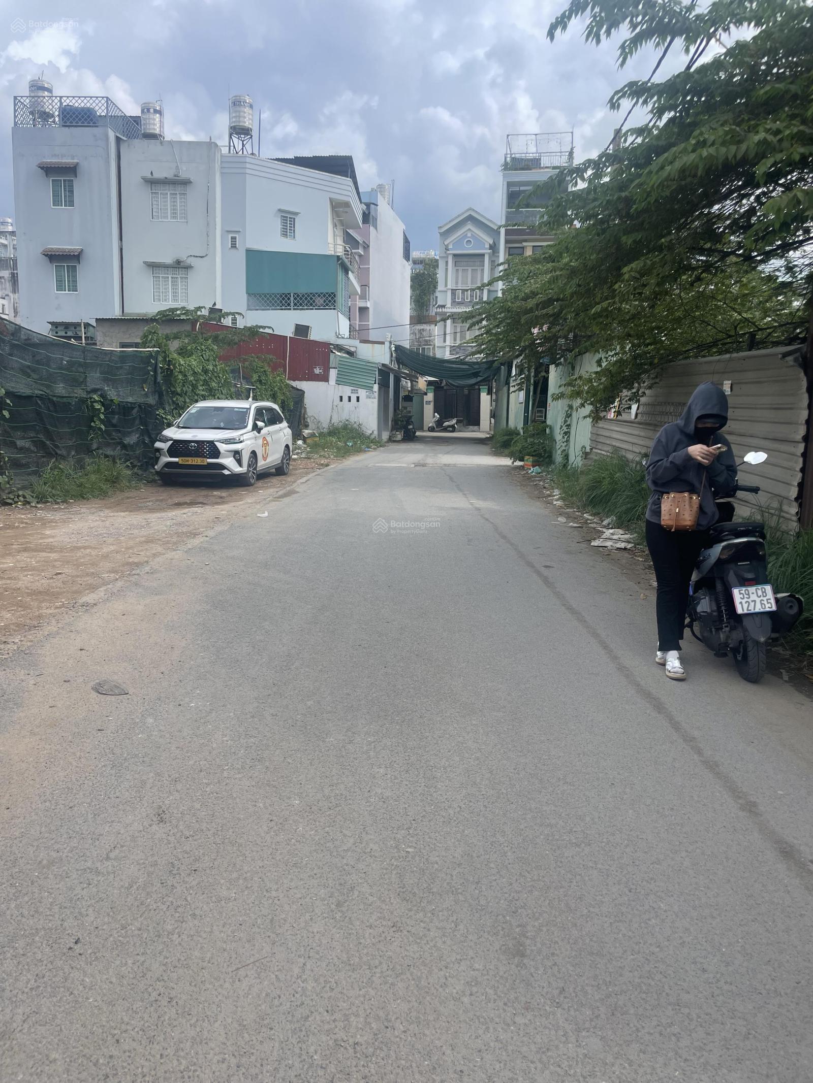 Bán đất 5.5x14m mặt tiền đường 6m sát chợ Phú Thuận Q7, cách trung tâm Q1 chỉ 10 duy chuyển