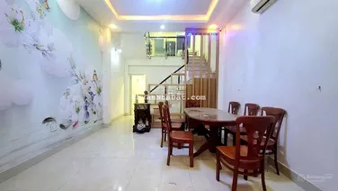 Bán nhà mặt đường ô tô 2 chiều , Nhánh đường Lê Văn Thịnh rẽ vào 150m