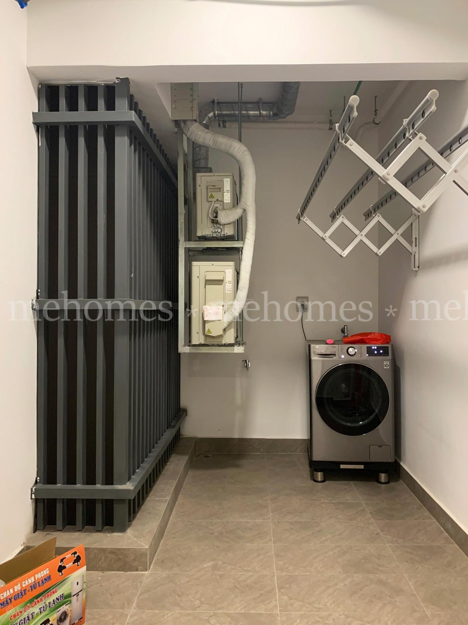 Bán căn hộ Diamond Brilliant, 98m2 giá 7tỷ8 view hồ bơi. Hướng Đông Bắc. LH 0909 867 ***