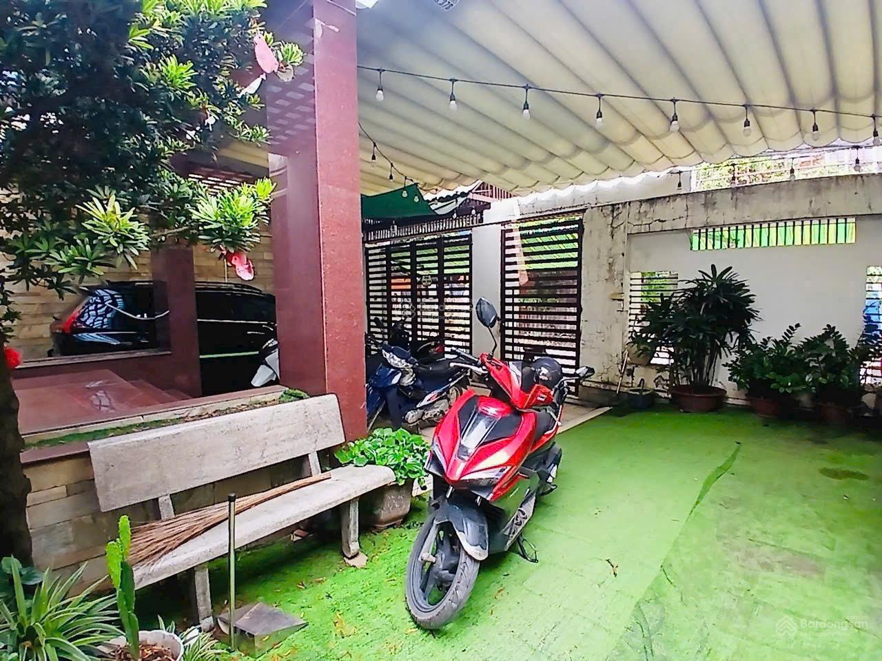 Bán biệt thự mặt tiền Trương Văn Thành - gần Vincom Q9 - 225m2 (10 x 22) - 4 tầng - Kinh doanh đỉnh Bán biệt thự mặt tiền Trương Văn Thành - gần Vincom Q9 - 225m2 (10 x 22) - 4 tầng - Kinh doanh đỉnh