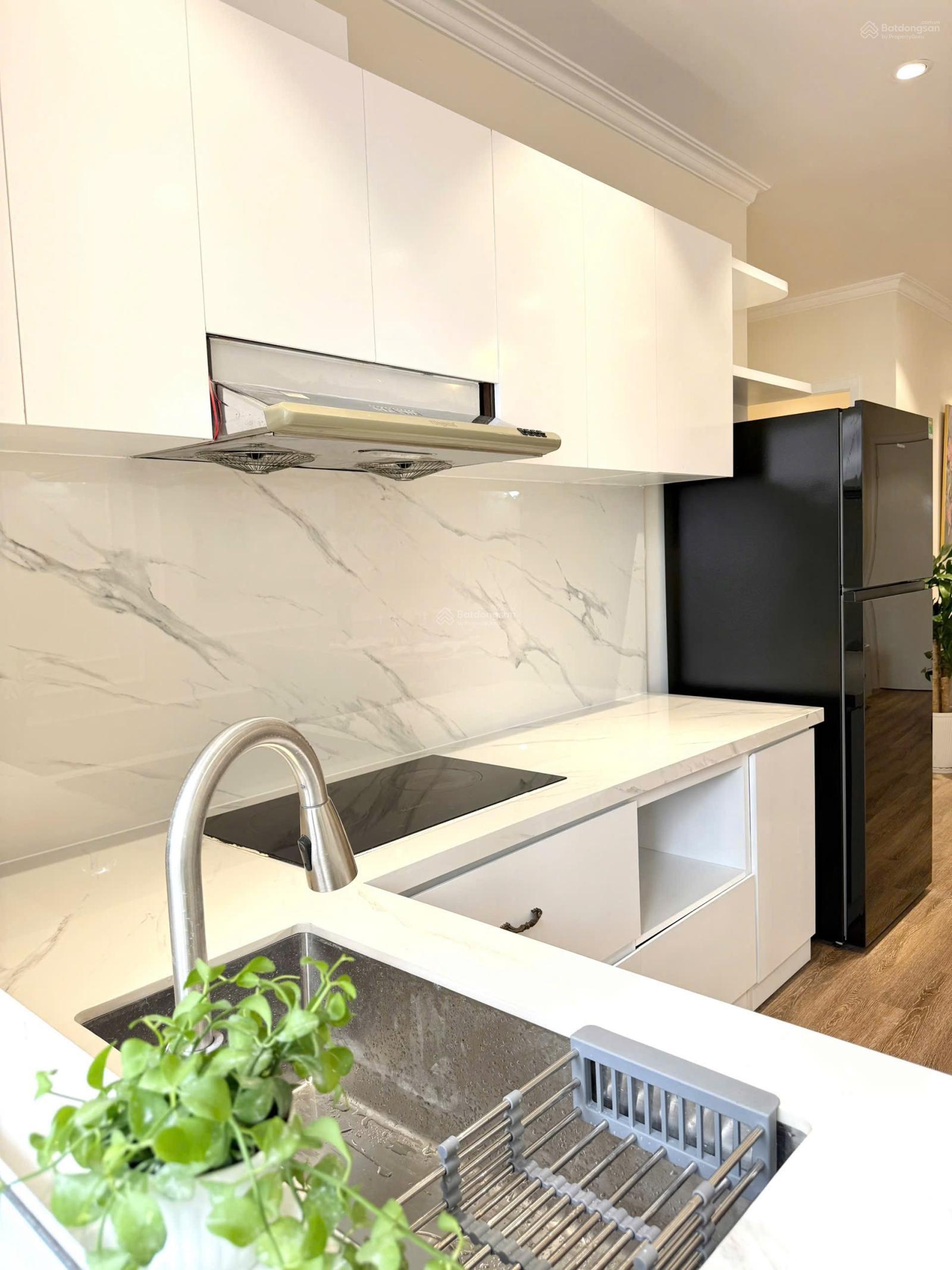 Bán căn tầng 29 full nội thất mới toà OC2A. Giá 3 tỷ 080. View xéo biển và view nội khu thoáng mát