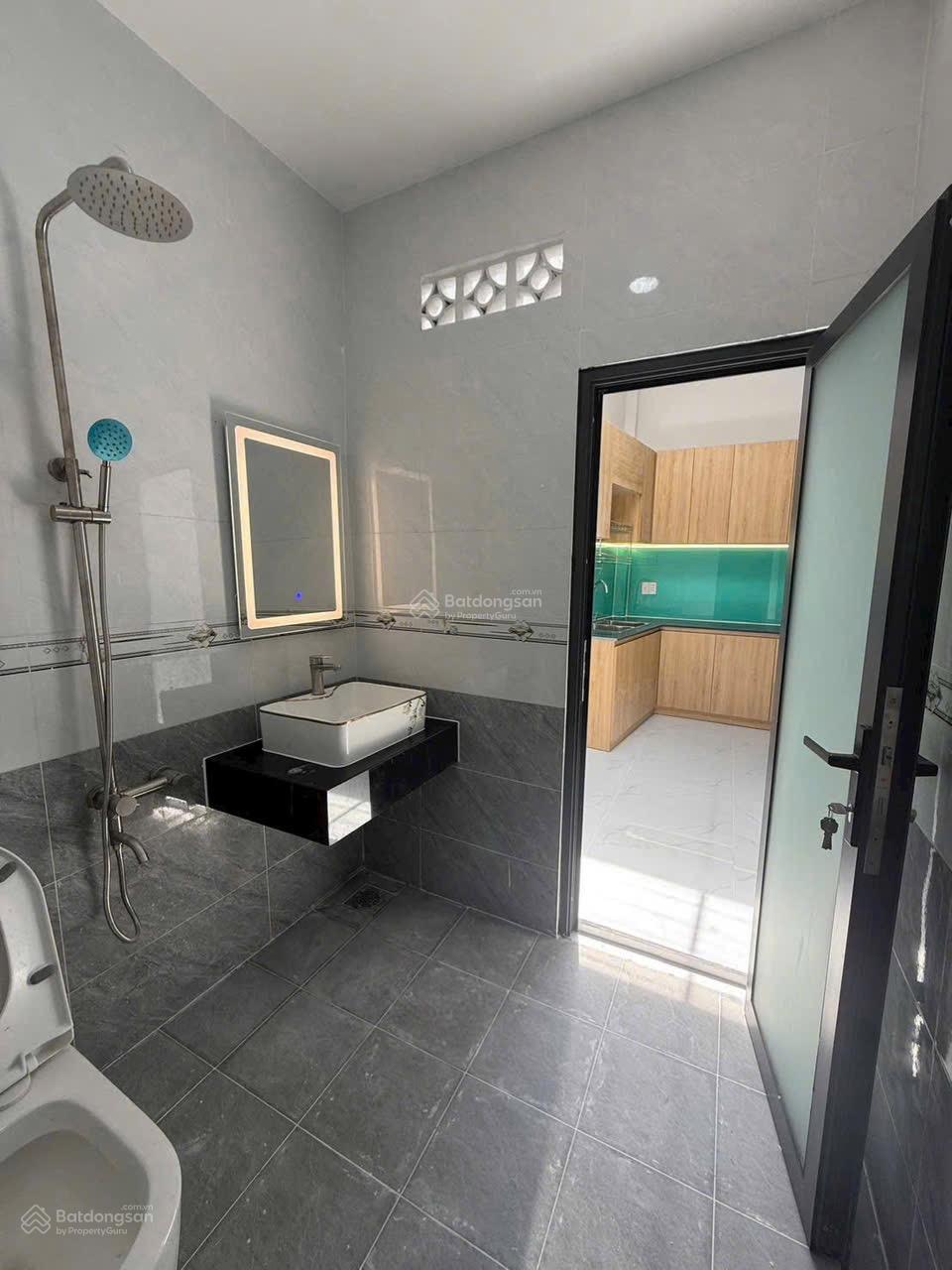 Nhà 3 phòng ngủ, đường 265 Hiệp Phú, Quận 9 Diện tích: 5*20=100m2.