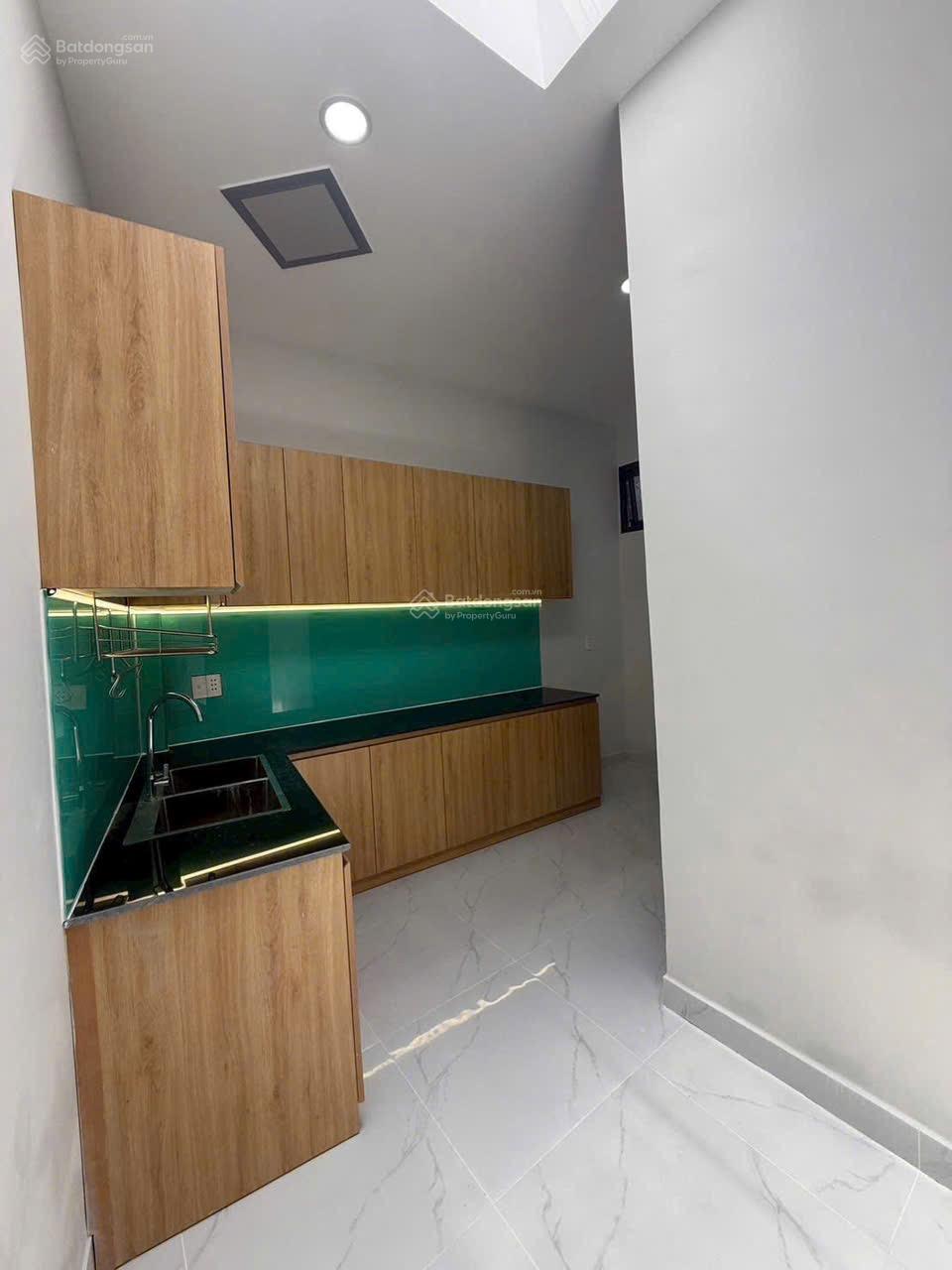 Nhà 3 phòng ngủ, đường 265 Hiệp Phú, Quận 9 Diện tích: 5*20=100m2.