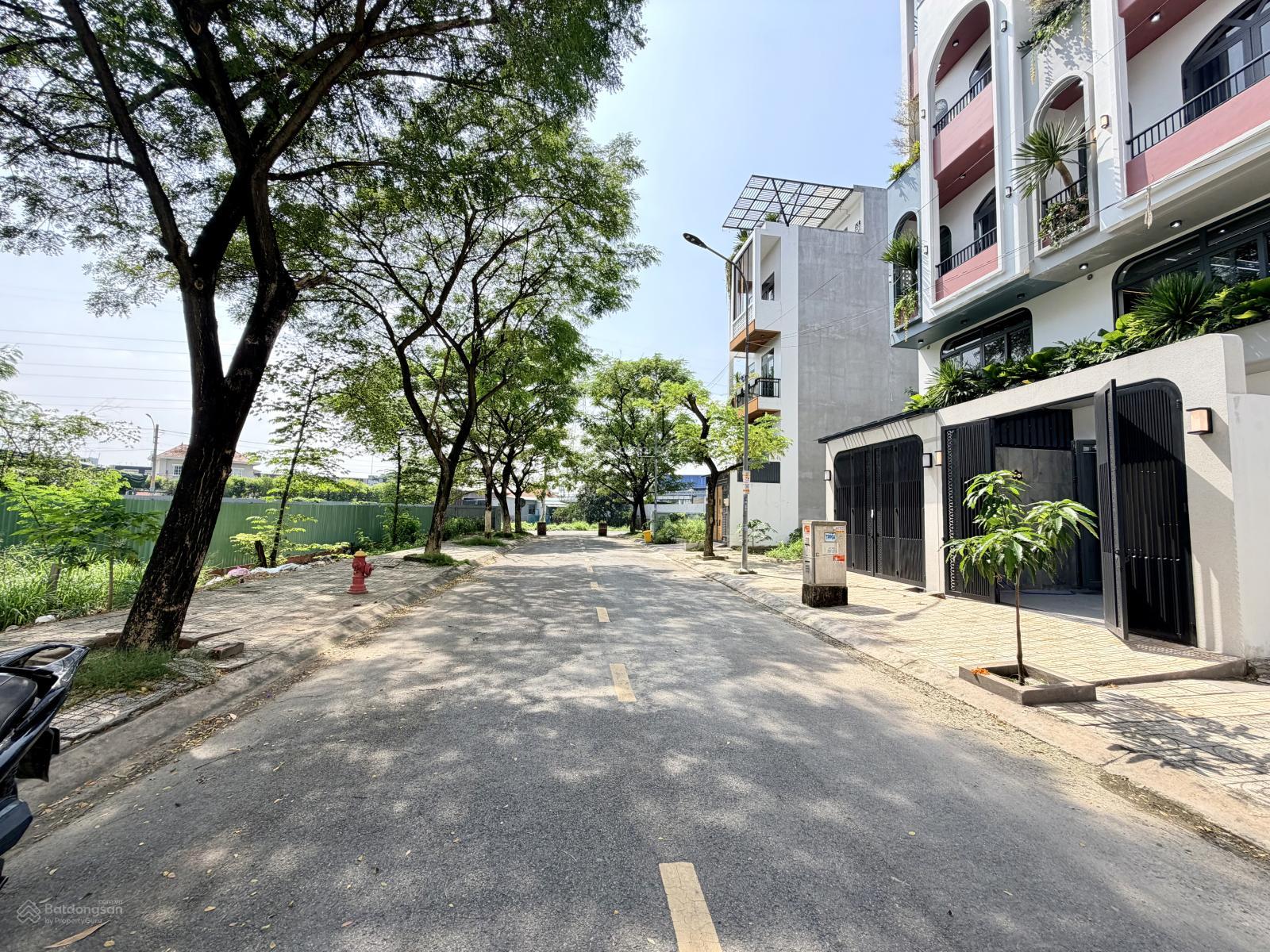Bán nhà riêng quận 12 full nội thất 4PN, 5WC, 72m2 CN 70m2 tại An Phú Đông, giá siêu hời 7,35 tỷ Bán nhà riêng quận 12 full nội thất 4PN, 5WC, 72m2 CN 70m2 tại An Phú Đông, giá siêu hời 7,35 tỷ