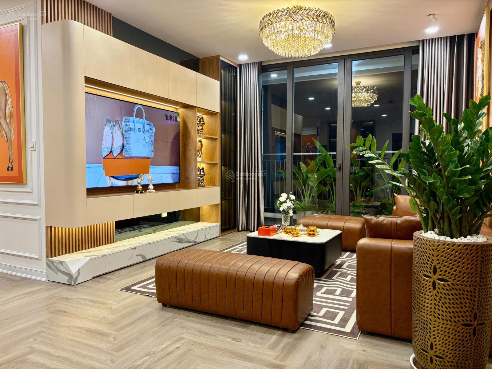 Hot! Chính chủ bán căn 2PN-2WC 72m2 tại GoldSeason 47 Nguyễn Tuân tầng đẹp BC Đông Nam, giá 7.5 tỷ