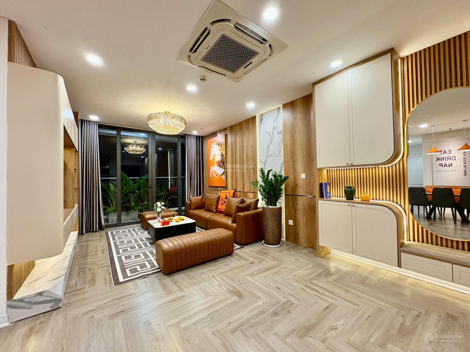 Hot! Chính chủ bán căn 2PN-2WC 72m2 tại GoldSeason 47 Nguyễn Tuân tầng đẹp BC Đông Nam, giá 7.5 tỷ