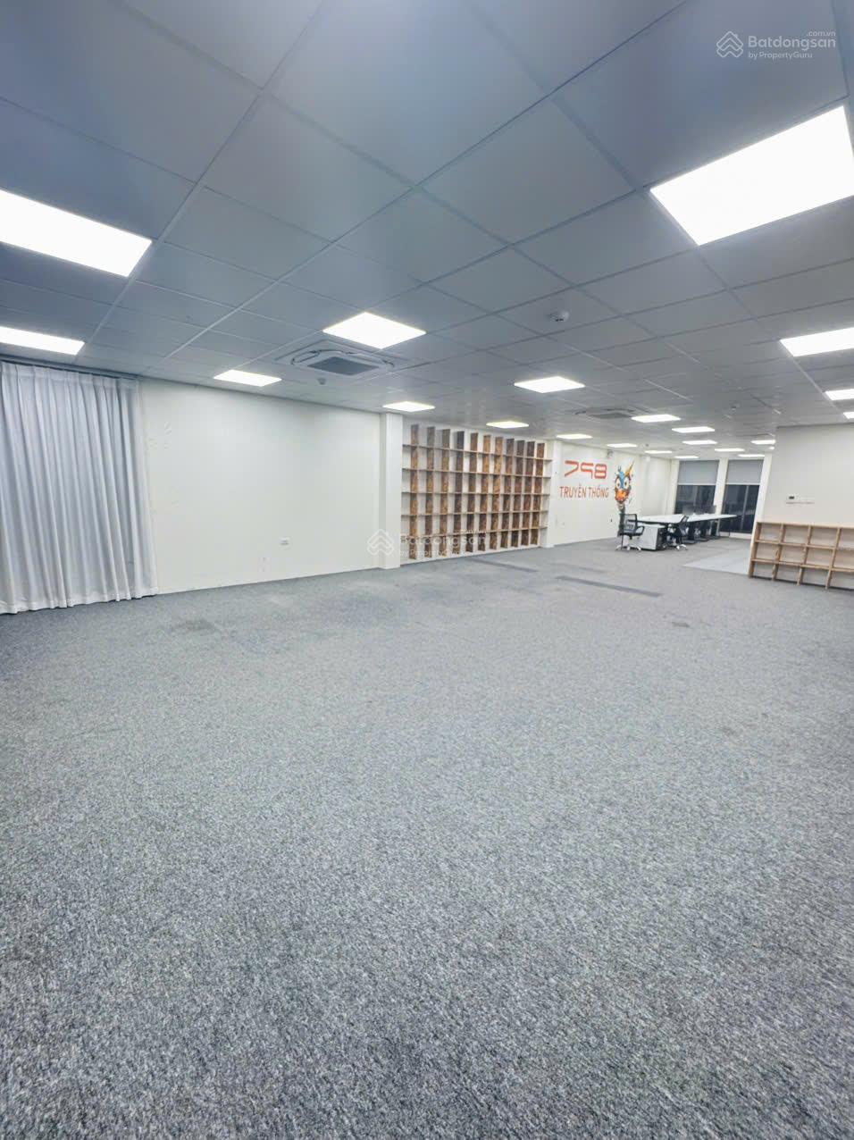 Cho Thuê Văn Phòng Mới 100% Diện tích 80m2 - 20 Tr/Tháng tại phố Kim Mã, Ba Đình. Free Phí Dịch Vụ