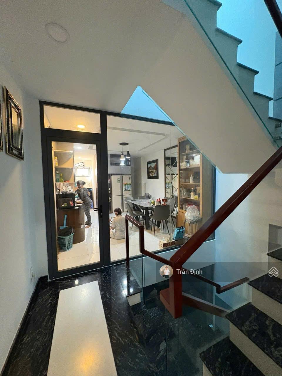 Bán nhà ngay Cư Xá Nguyên Hông, Bình Thạnh - Nhà mới 5 tầng kế bên Công Viên - Đường trước nhà 12m. Bán nhà ngay Cư Xá Nguyên Hông, Bình Thạnh - Nhà mới 5 tầng kế bên Công Viên - Đường trước nhà 12m.