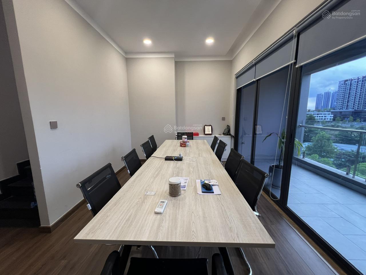 Văn phòng cho thuê Thủ Thiêm Lakeview An Khánh 360m2 sủ dụng 70tr/T. Hầm riêng trệt lửng 2L + ST