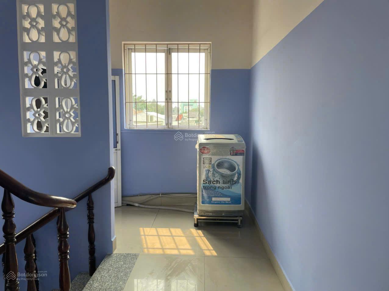 Bán nhà 3 tầng kiên cố hoàn công - ngay khu trung tâm sầm uất - hẻm thông 5m oto qua lại - 3tỷ7